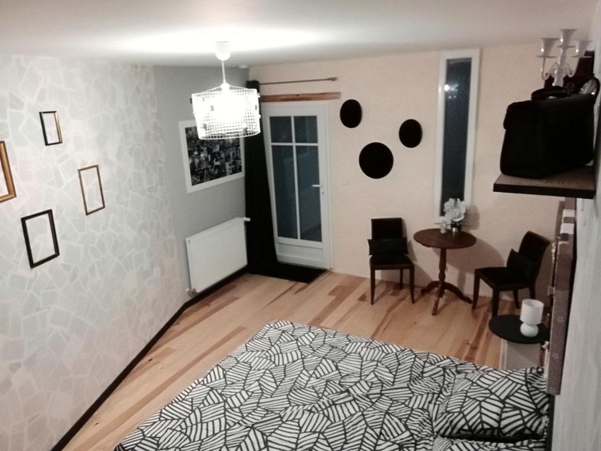 Un Nid Pour La Nuit, Chambres D'Hotes Saint-Gery  Bagian luar foto